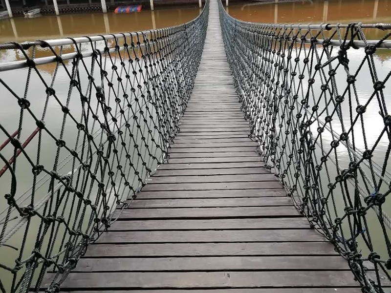 木质吊桥